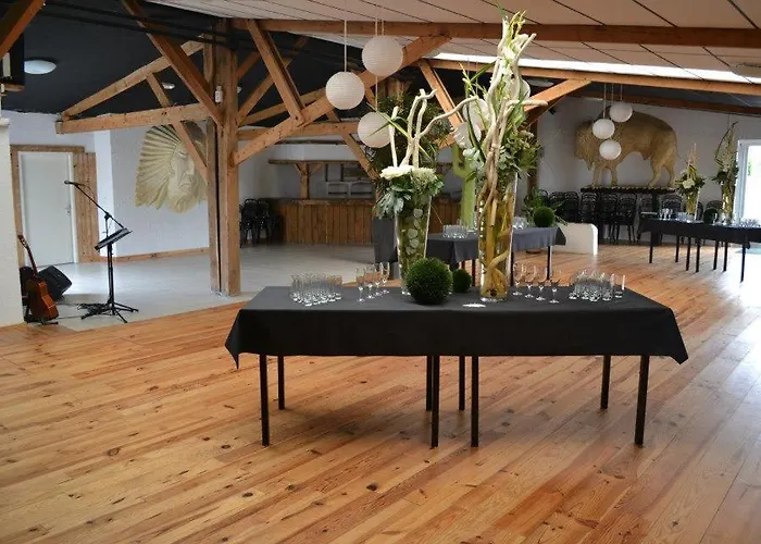 招待所 Courfleurie Reception *